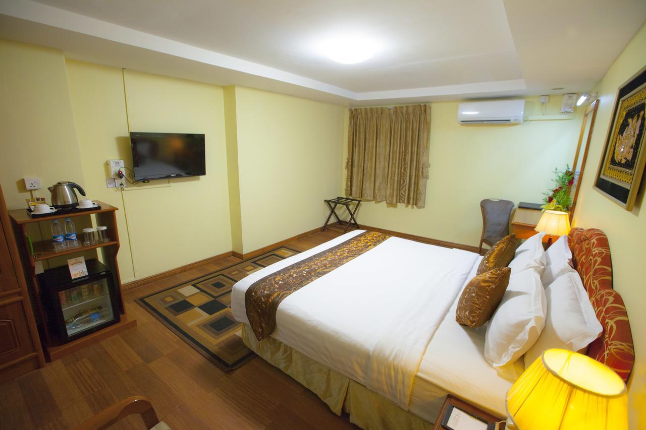 Grand Palace Hotel Yangon Exteriör bild